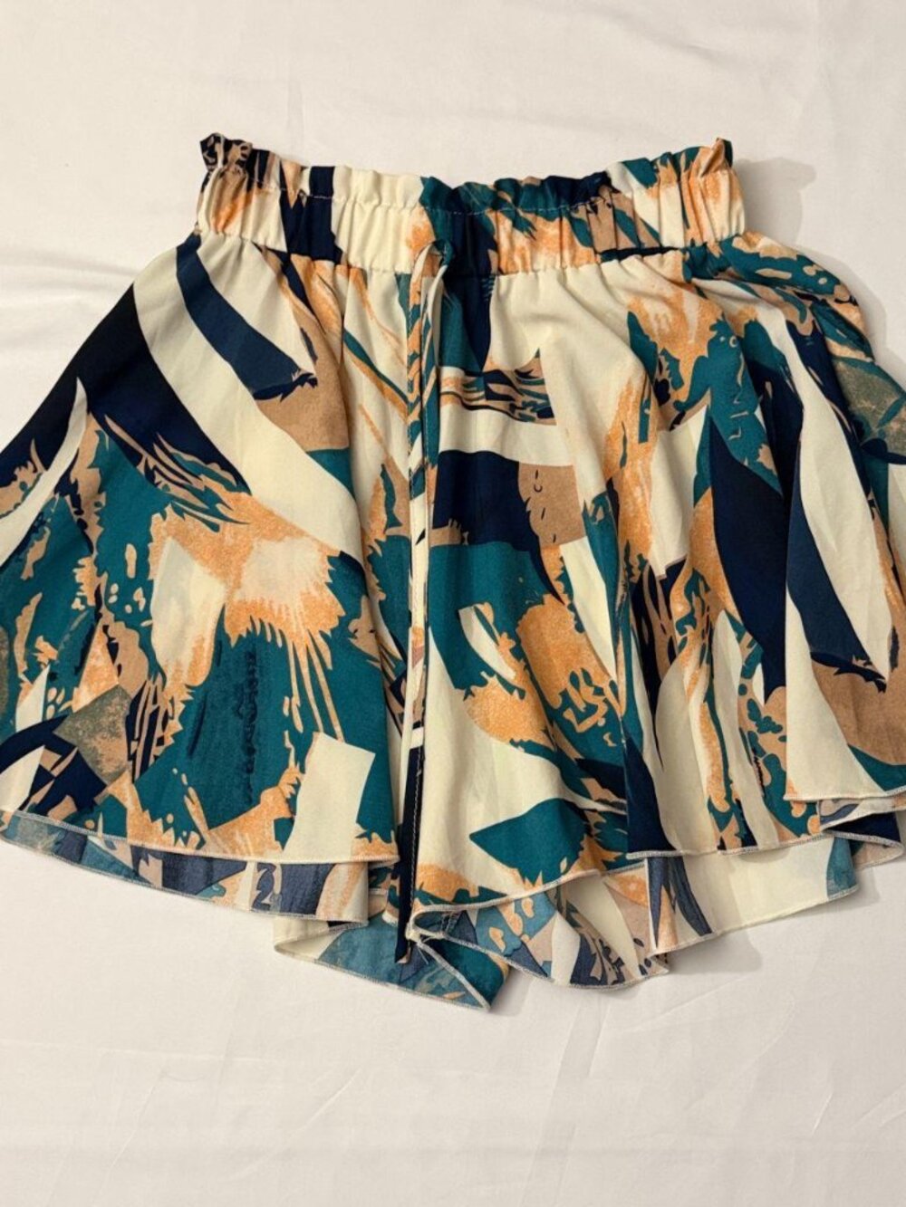 SHEIN Wandoria flowy printed shorts - Size S